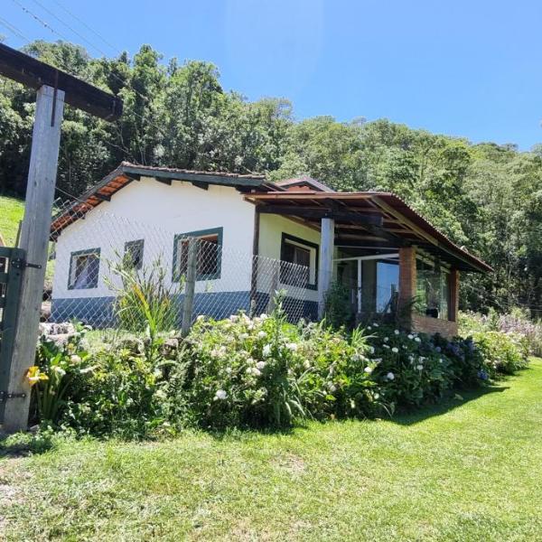 Charmosa Casa em Sítio na Serra do Mar