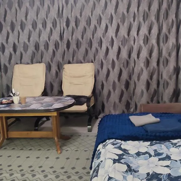 Blue House 2, hotell Varssavis