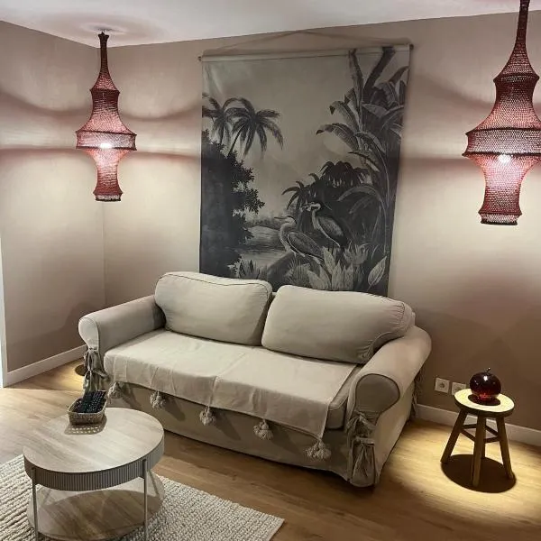 Posez vos valises ! La ville vous attend, hotel in Amiens