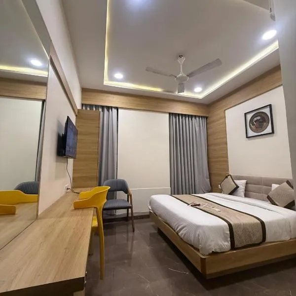 Hotel Krish villa, hotel em Vadodara