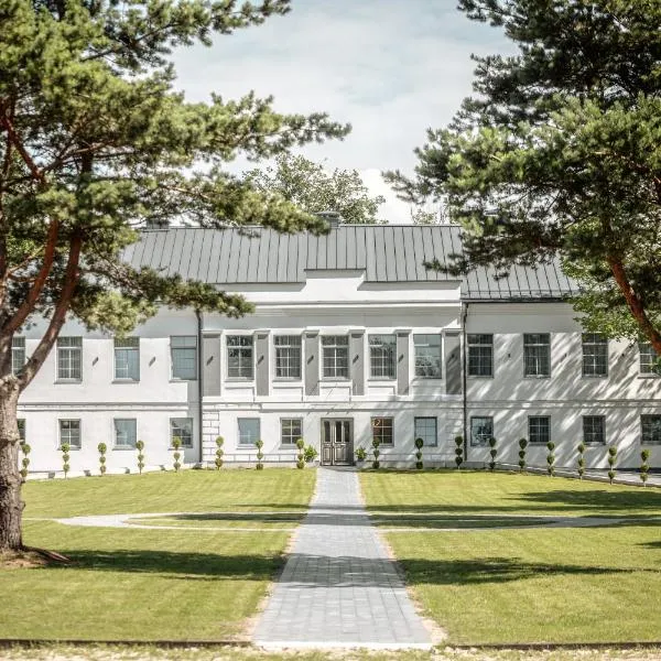 Vārves Muiža, hotel en Vārve