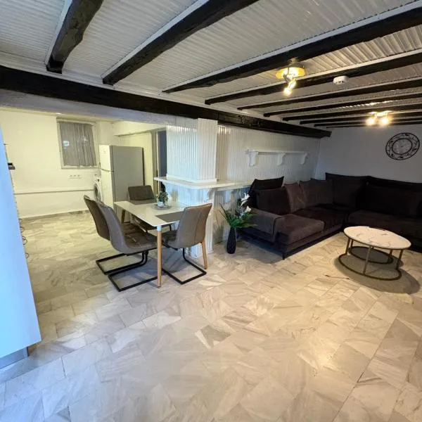 Appartment by Eftymia, hotel in Nea Roda