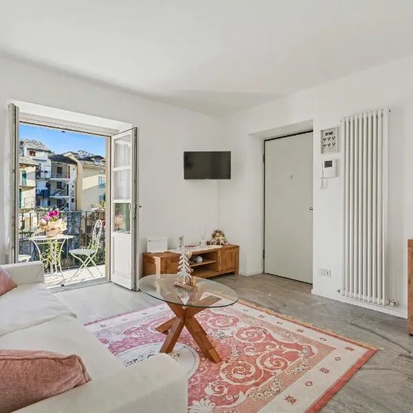 Apartment Maira, hotel v mestu Chiavenna