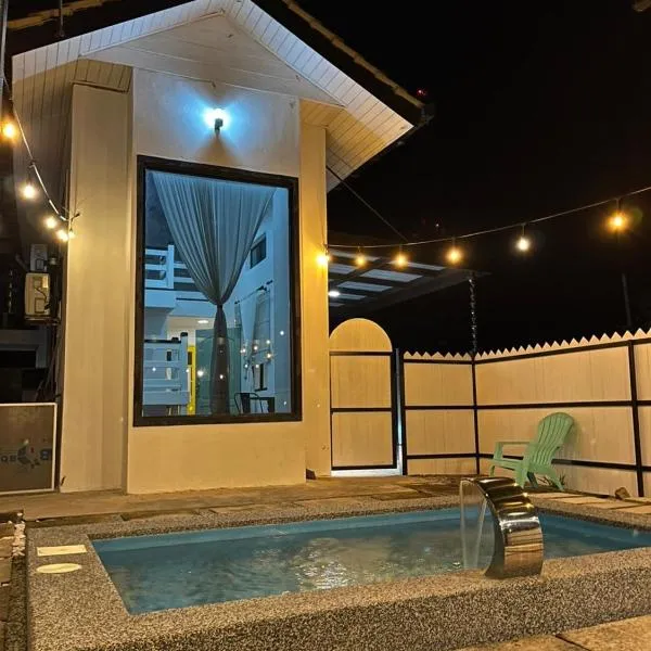 Memerang Tiny House & Pool near Merang Jetty, hotel i Setiu