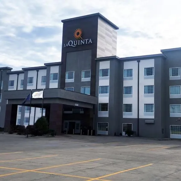 La Quinta Inn & Suites by Wyndham Minot, hotel in Minot