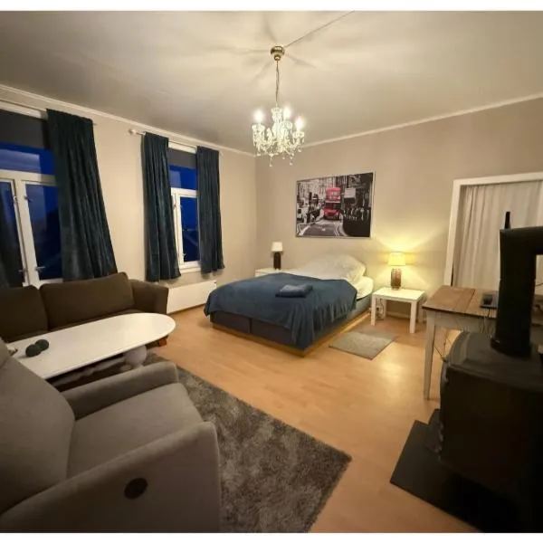 Vårsol Overnatting i Vardø centrum, khách sạn ở Vardø