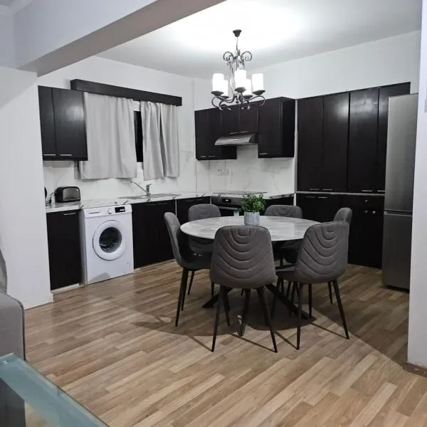 Serenity Home - Holiday Apt Larnaca, מלון בלרנקה