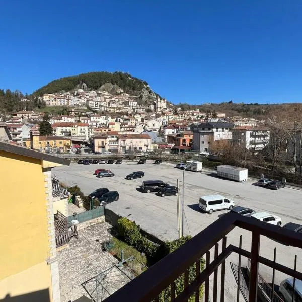 Mely House centralissimo, hotel u gradu 'Castel di Sangro'