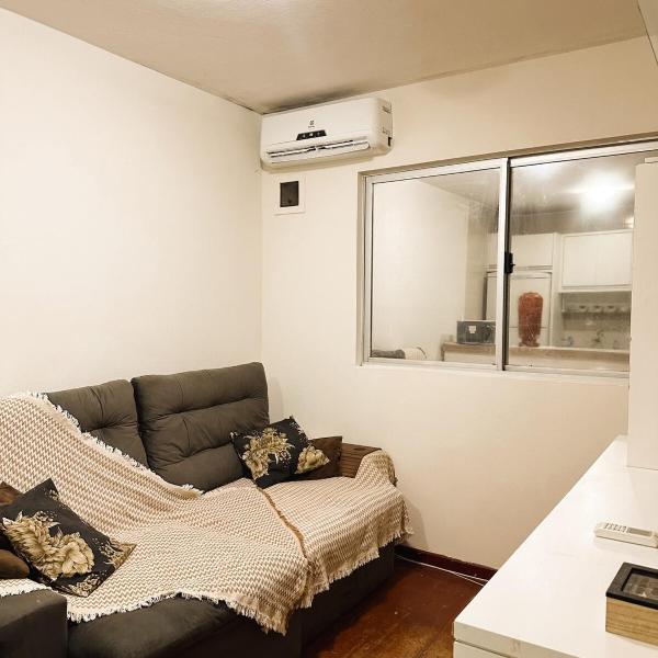 Apartamento completo e bem localizado