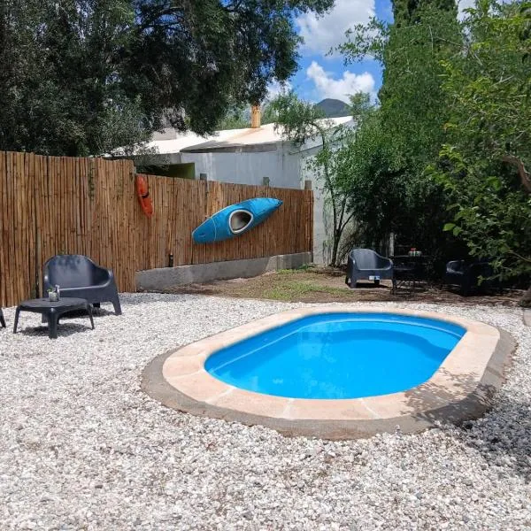 Cabaña Wairaluna, hotel in Capilla del Monte