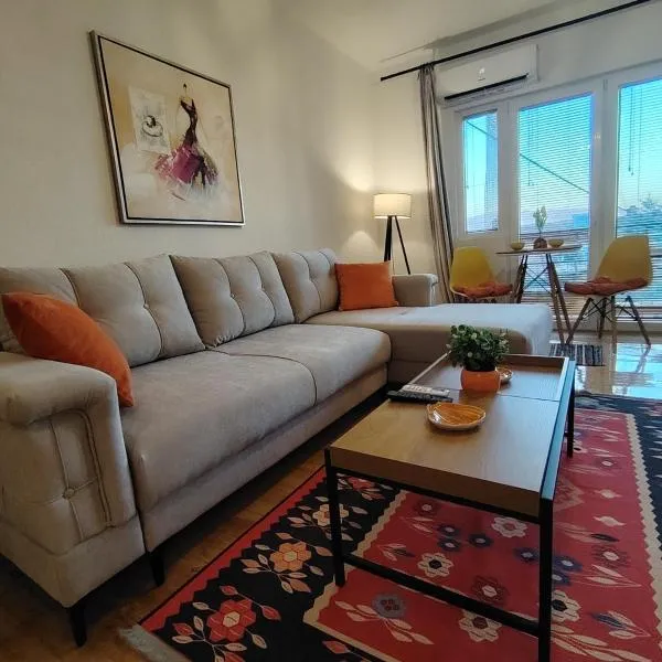 Skopje with beautiful city view! Renovated 2025!, hotel di Vodno