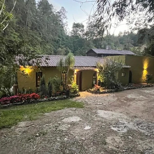 Arroyo Frío River Lodge, hotel di Arroyo Frío