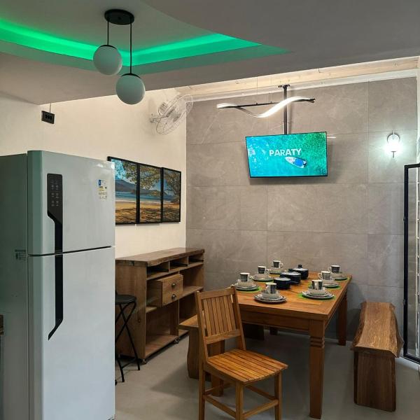 Casa Moderna com Cinema