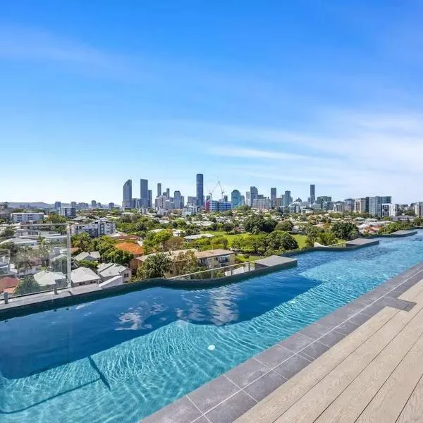 Gabba Retreat - Rooftop Pool & Stunning City View, מלון בבריזבן