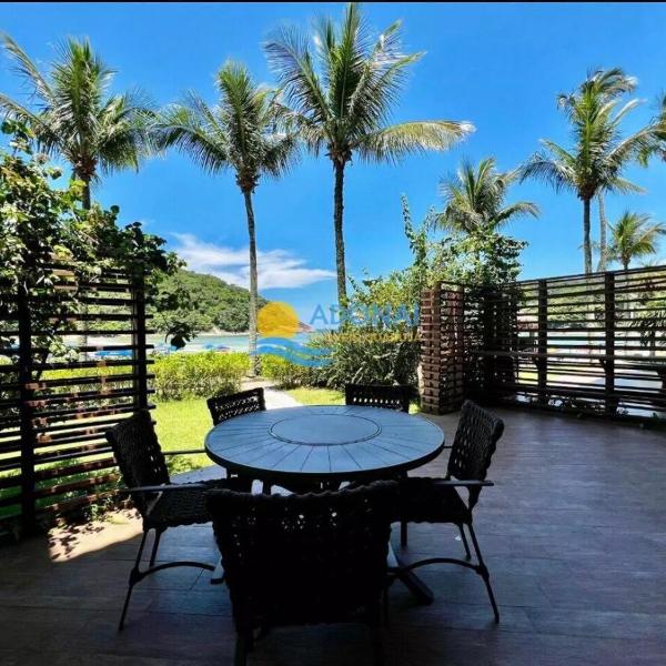 Mansão pé na areia no exclusivo condominio resort Jequitimar