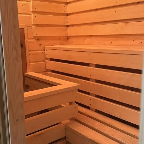 Home 3, хотел в Grengiols