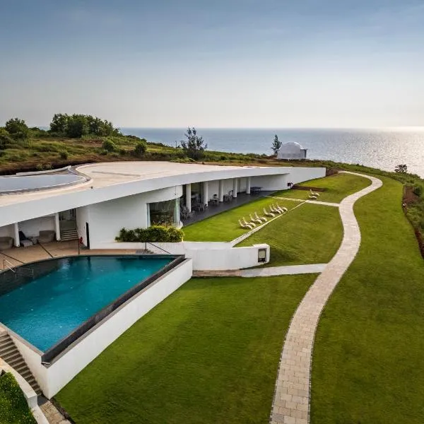 Araqila Boutique Beach Resort & Spa near MOPA Airport, hotel a Vengurla
