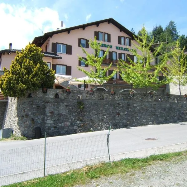 Hotel Ristorante Miravalle, hotel en Teglio