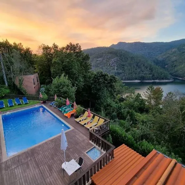 Casa Encosta do Gerês-Ferias no Gerês, hotel in Vieira do Minho