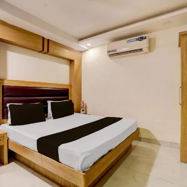Hotel Le - Cashew By Family Hotels walking New Delhi Rly station, hotel in Jāmb