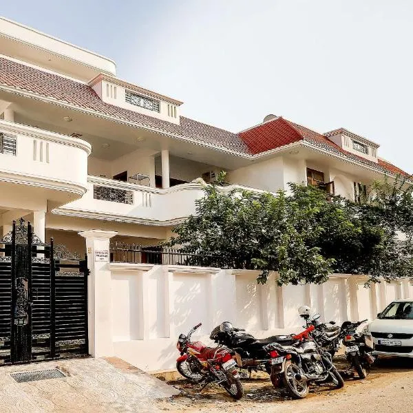 Hotel O Pratham Inn, hotel em Chinhat