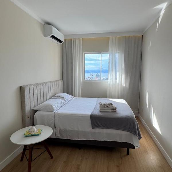 Apartamento silencioso no centro - cercado de verde - Foto 2