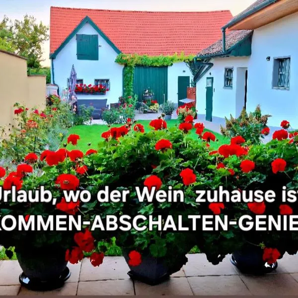 FERIENHAUS Weinviertel, hotel i Pernersdorf