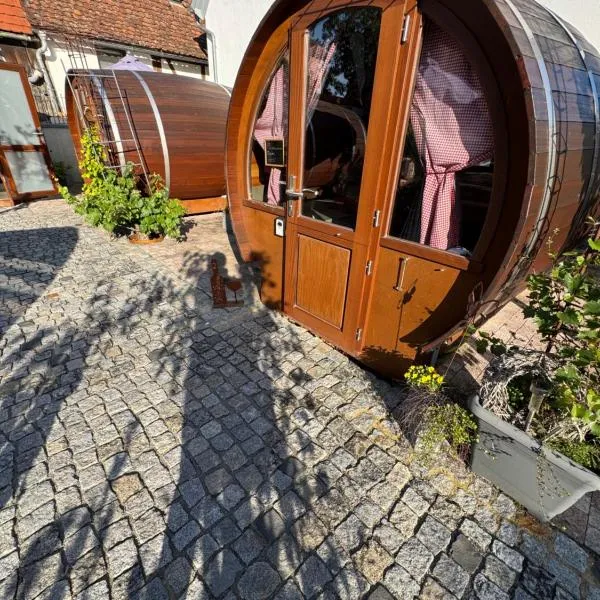 Schlafen im Weinfass, hotel em Ipsheim