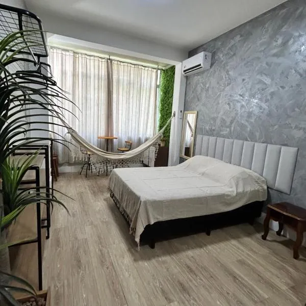 Studio - 100m da praia no canal 3 - Santos, hotelli kohteessa Santos