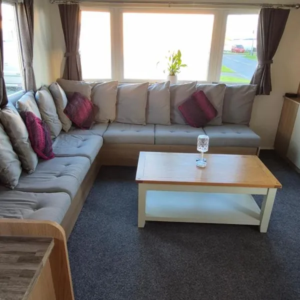 Lyon's Robin Hood Rhyl 8 Berth Caravan, hotel i Rhyl