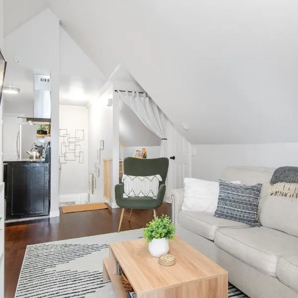 The Loft at Marble Place a Cozy Family Retreat, hotel u gradu Kortni