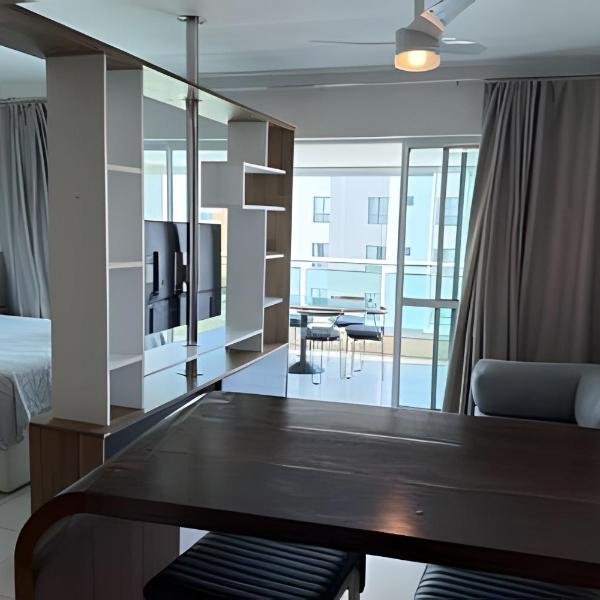 Vista Mar na Barra: Conforto, Piscina e Garagem