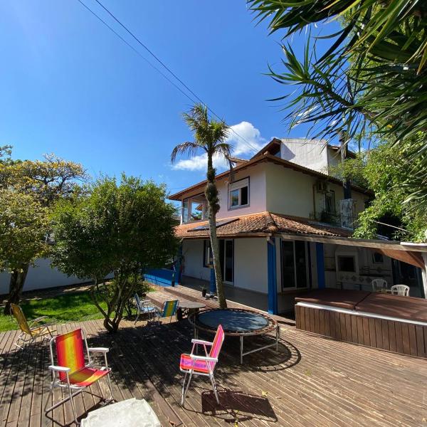 Casa Mar Alto, casa compartilhada com vibe de hostel a poucos passos da Praia Morro das Pedras em Florianópolis