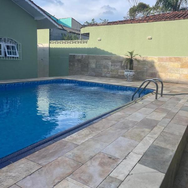 Bela casa com piscina