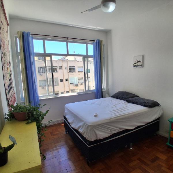 quiet beachfront room in shared apartment - quarto tranquilo num apartamento compartilhado em frente a praia