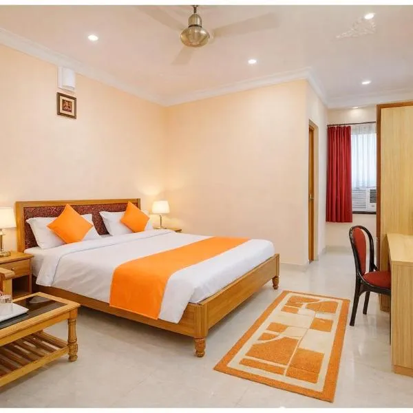 HOTEL !Kashi Heaven BHU! Best Location Near Shree Kashi Vishwanath Temple - Providing Fully Air Conditioned Rooms – hotel w mieście Waranasi