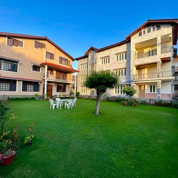 The Khayabaan - Your Fully Equipped Air-Conditioned Serviced Apartments in city centre, מלון בסרינגר