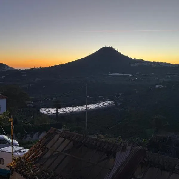 Furgoneta camper solo hospedaje sin conducción, hotel in Trapiche