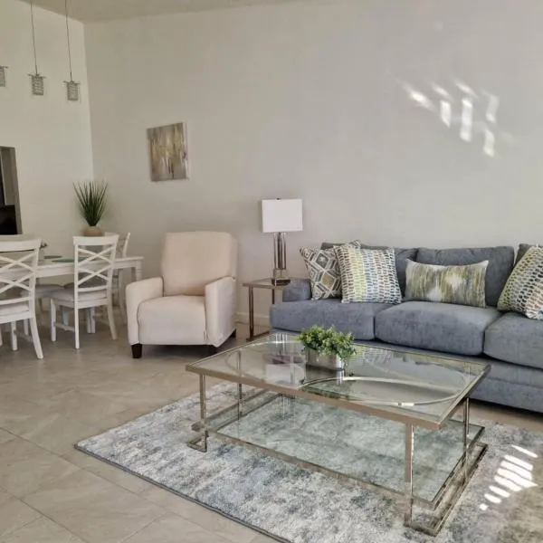 LUX VILLAs on beautiful Palmer Ranch, hotell i Vamo