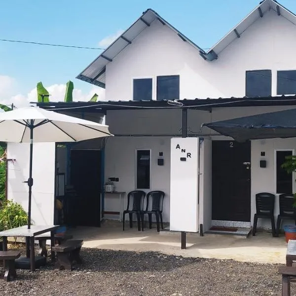 ANR Homestay & Roomstay、Yanのホテル