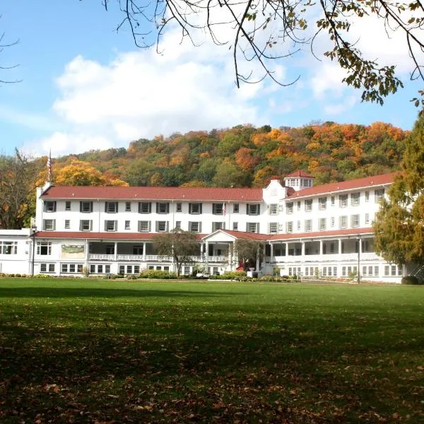 Shawnee Inn and Golf Resort, hotel di Winona Lakes