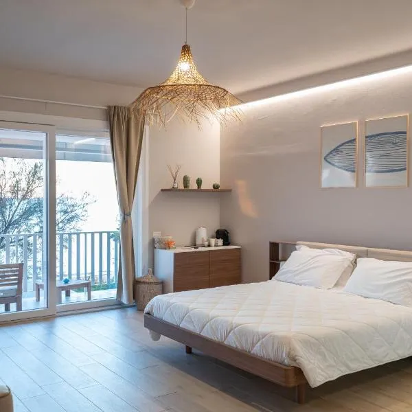 Life House B&B, hotel in Follonica