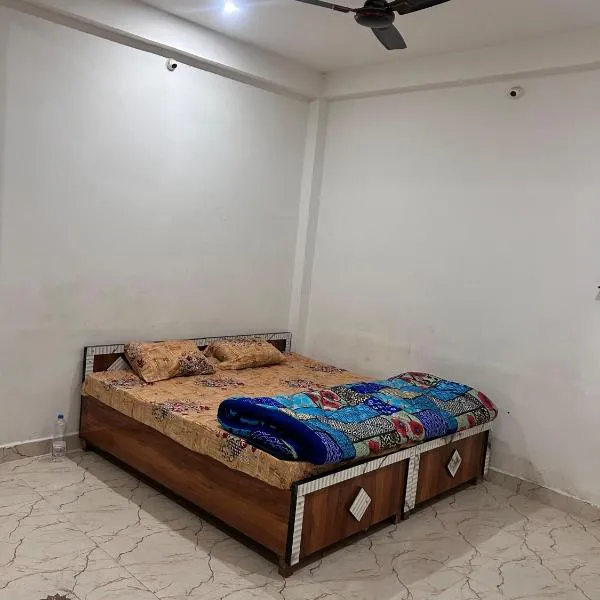 Anirudha Homestay Ujjain Near Mahakal Temple – hotel w mieście Ujjain