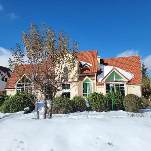 Chalet Haut standing pour les familles seulement, hotel in Ifrane