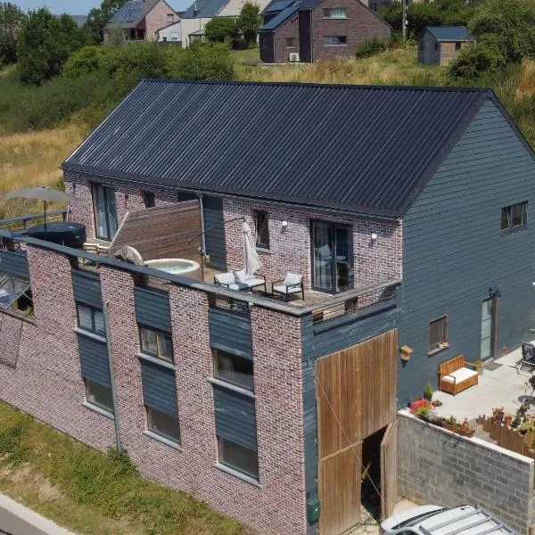 Apartment in Froidchapelle with terrace, hotel em Froid-Chapelle