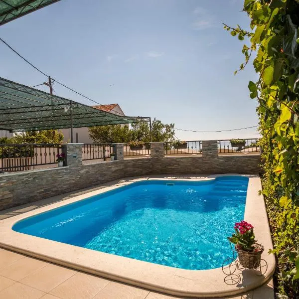 Holiday Home Petra, hotel v destinaci Podstrana