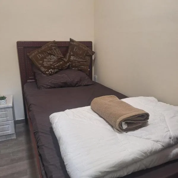 Cozy rooms inside Apartment near Ajman beach, hotel din Ajman