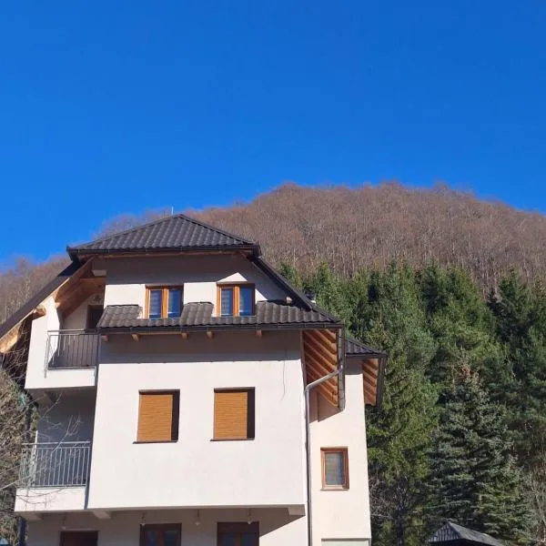 Apartmani Jelenača prizemlje, khách sạn ở Trnovo