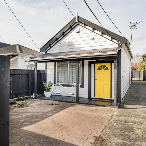 Heritage Cottage in the Heart of Petone, khách sạn ở Lower Hutt