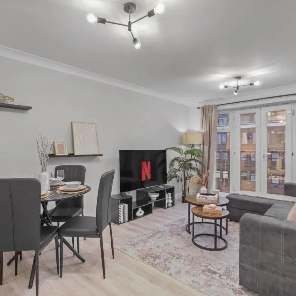 Viesnīca Modern 2 Bed Apartment, Secure Parking, Central Hemelhempstidā